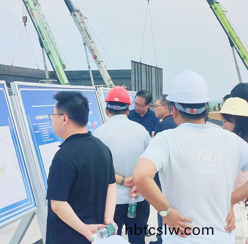 熱(re)烈歡(huan)迎(ying)各(ge)領(ling)導(dao)視詧(cha)我(wo)司承建(jian)的南漪湖汚(wu)水處理(li)項(xiang)目